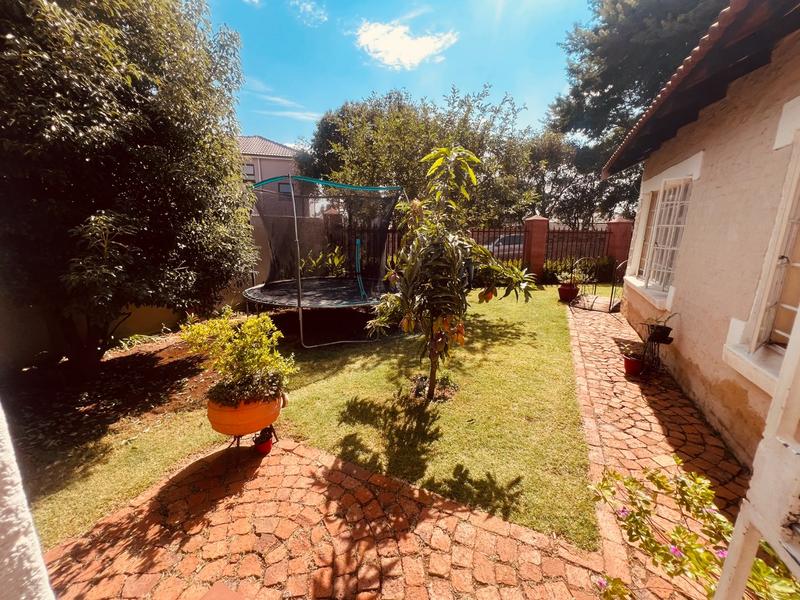 6 Bedroom Property for Sale in Theresa Park Gauteng