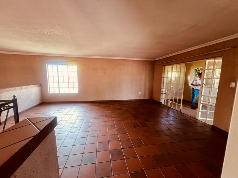 6 Bedroom Property for Sale in Theresa Park Gauteng