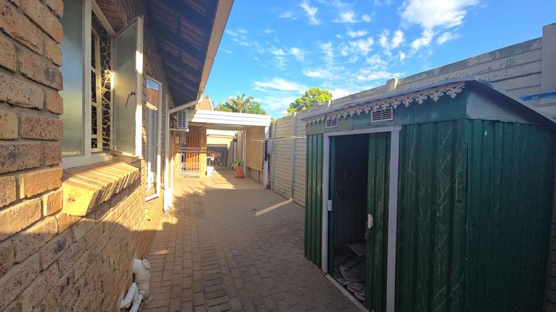 3 Bedroom Property for Sale in Florauna Gauteng