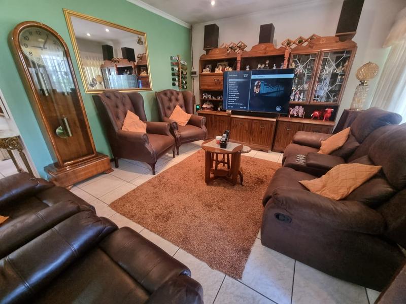 3 Bedroom Property for Sale in Brackendowns Gauteng