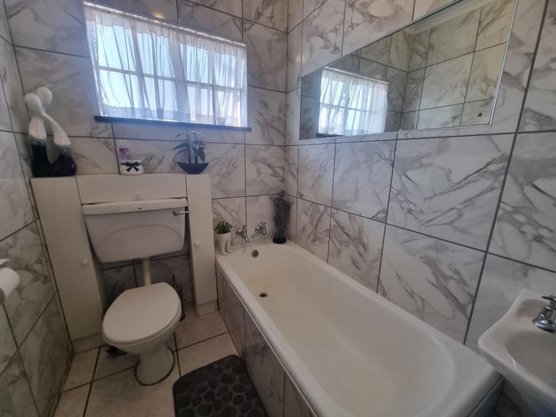 3 Bedroom Property for Sale in Brackendowns Gauteng