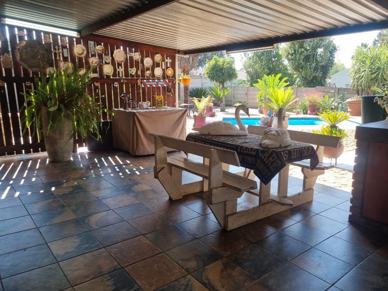 3 Bedroom Property for Sale in Brackendowns Gauteng