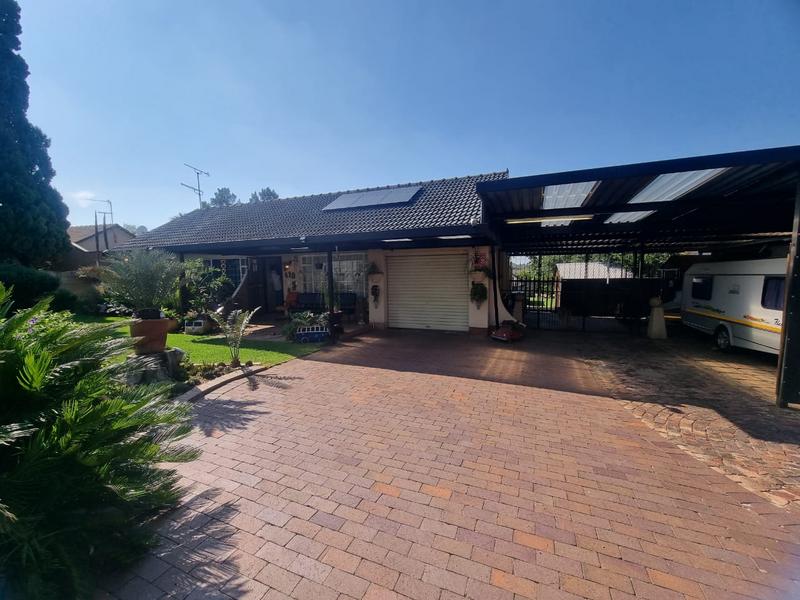 3 Bedroom Property for Sale in Brackendowns Gauteng