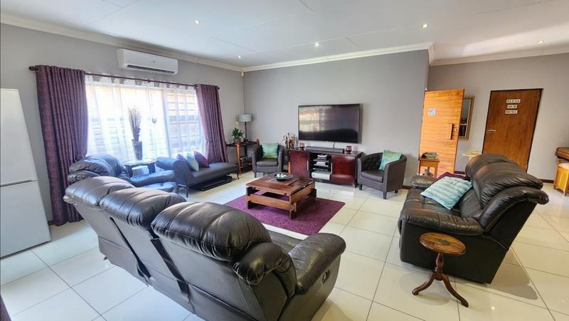 4 Bedroom Property for Sale in New Redruth Gauteng