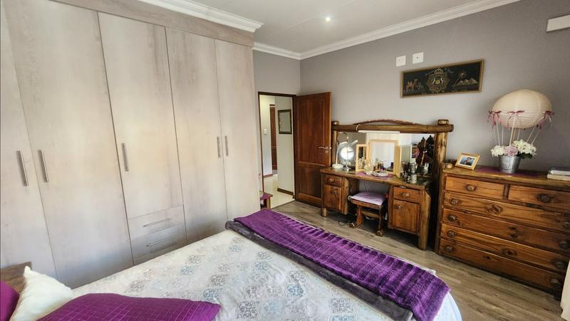 4 Bedroom Property for Sale in New Redruth Gauteng