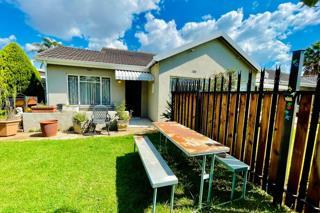 4 Bedroom Property for Sale in Verwoerdpark Gauteng