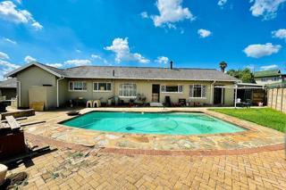 4 Bedroom Property for Sale in Verwoerdpark Gauteng