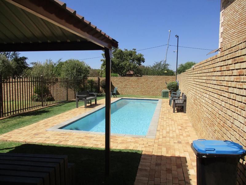 4 Bedroom Property for Sale in Honeydew Manor Gauteng