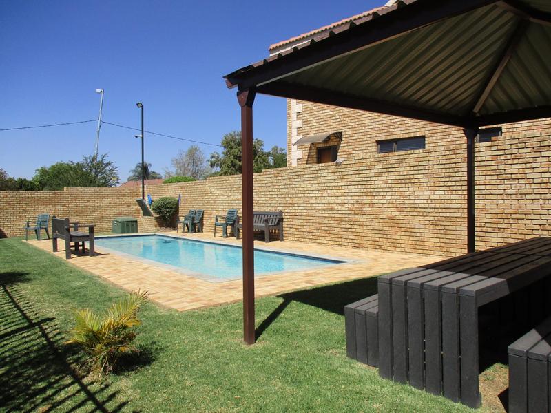 4 Bedroom Property for Sale in Honeydew Manor Gauteng