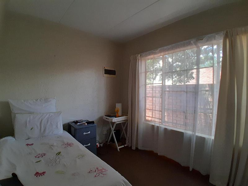 2 Bedroom Property for Sale in Heuwelsig Estate Gauteng