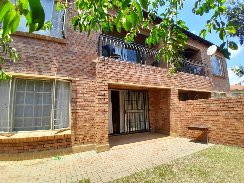 2 Bedroom Property for Sale in Heuwelsig Estate Gauteng