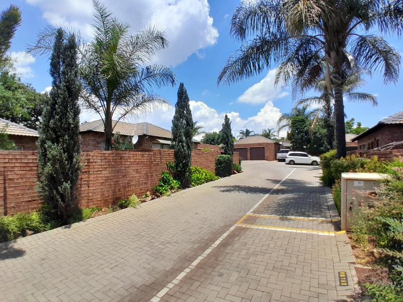 2 Bedroom Property for Sale in Heuwelsig Estate Gauteng