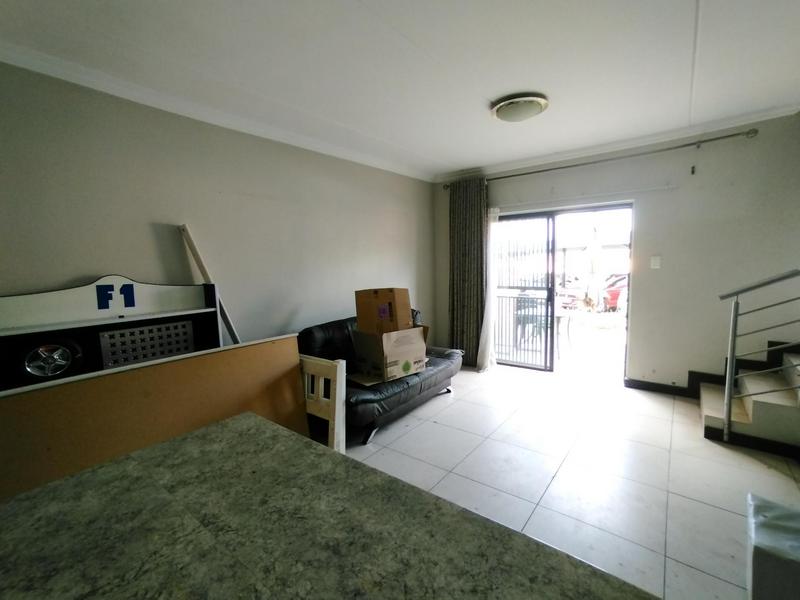 2 Bedroom Property for Sale in Rooihuiskraal North Gauteng