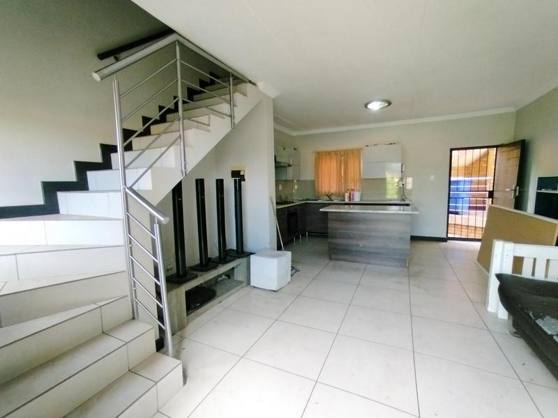 2 Bedroom Property for Sale in Rooihuiskraal North Gauteng