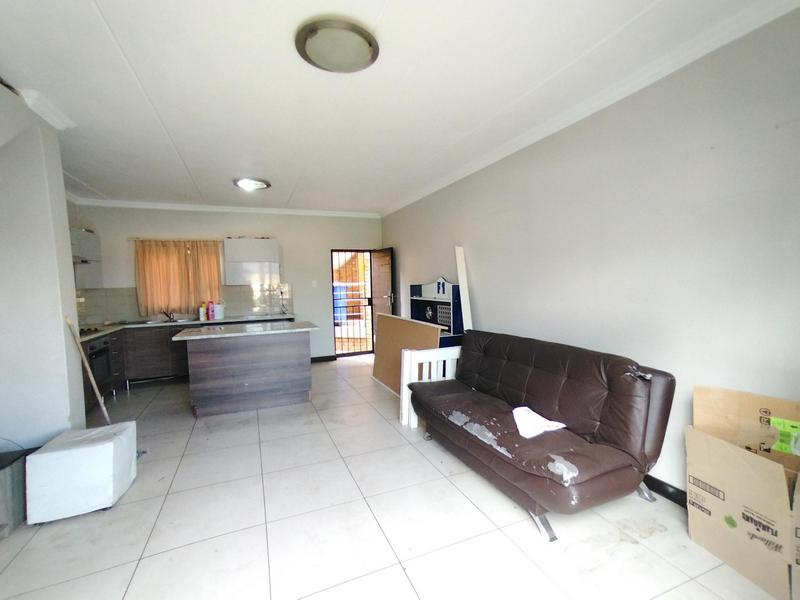 2 Bedroom Property for Sale in Rooihuiskraal North Gauteng