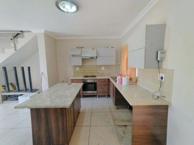 2 Bedroom Property for Sale in Rooihuiskraal North Gauteng