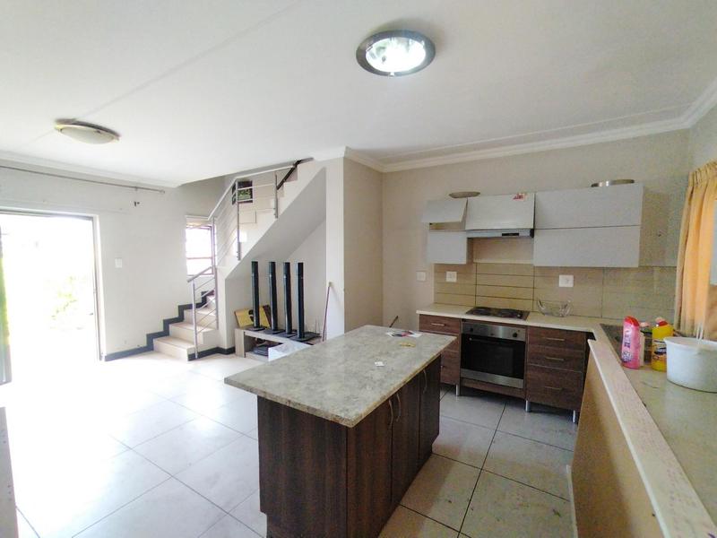 2 Bedroom Property for Sale in Rooihuiskraal North Gauteng