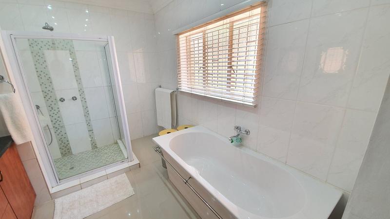 4 Bedroom Property for Sale in Sinoville Gauteng