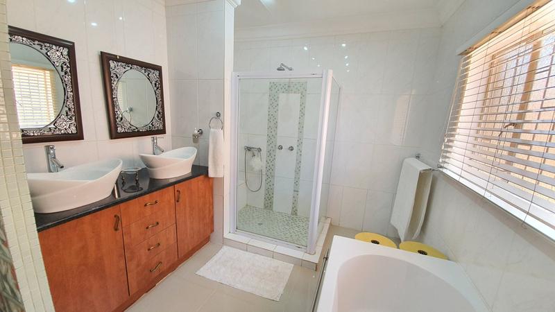 4 Bedroom Property for Sale in Sinoville Gauteng