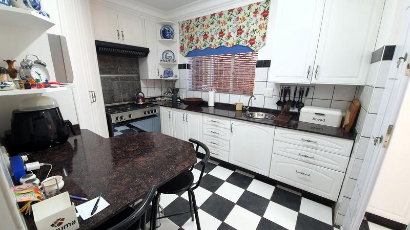 4 Bedroom Property for Sale in Sinoville Gauteng