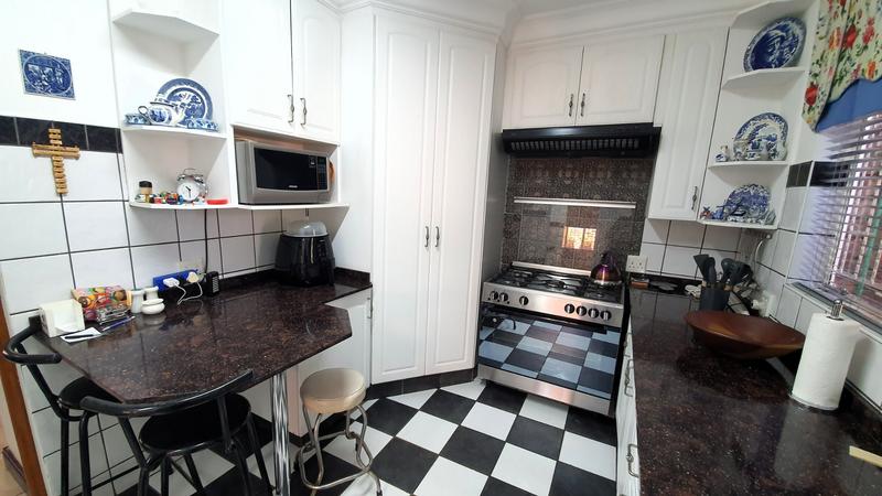 4 Bedroom Property for Sale in Sinoville Gauteng