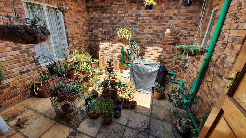 4 Bedroom Property for Sale in Sinoville Gauteng
