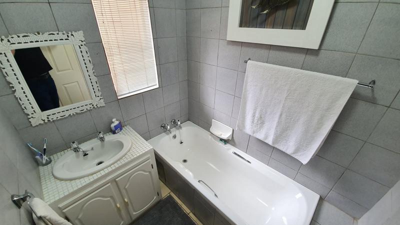4 Bedroom Property for Sale in Sinoville Gauteng