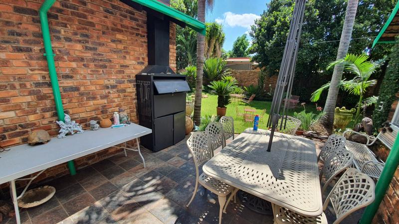 4 Bedroom Property for Sale in Sinoville Gauteng