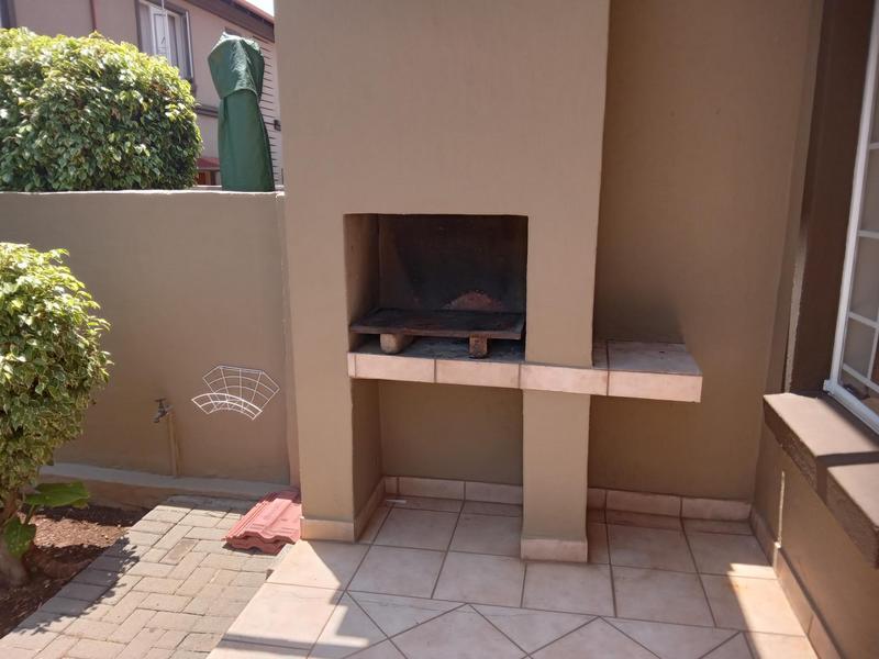 2 Bedroom Property for Sale in Eden Glen Gauteng