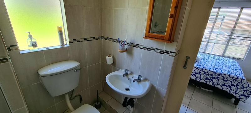 1 Bedroom Property for Sale in Radiokop Gauteng