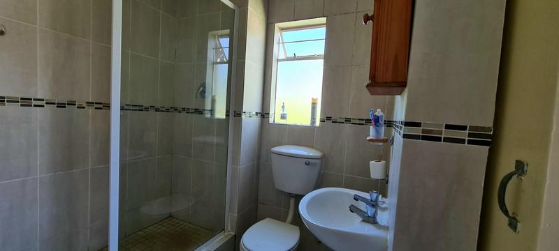 1 Bedroom Property for Sale in Radiokop Gauteng