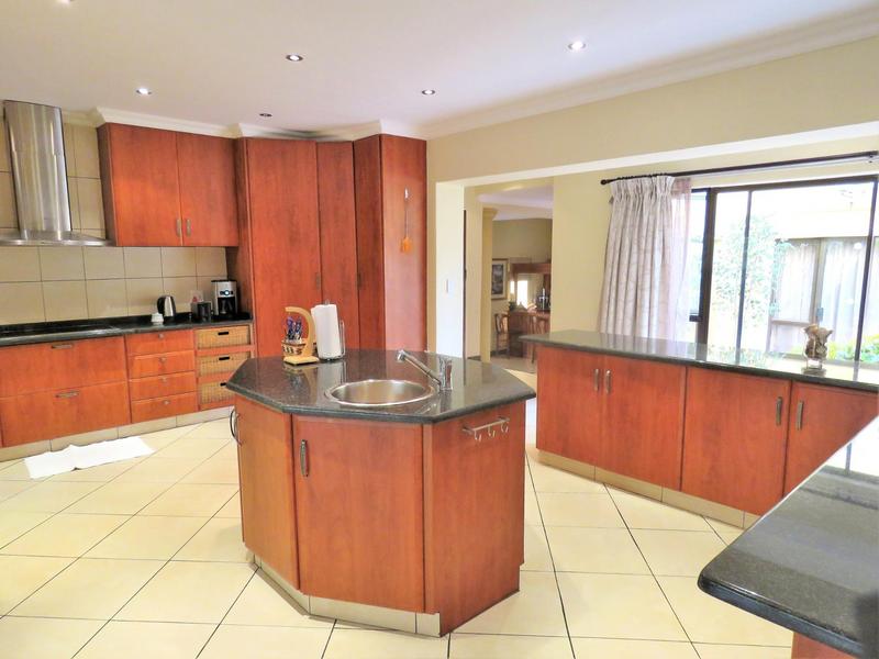 To Let 7 Bedroom Property for Rent in Dainfern Golf Estate Gauteng