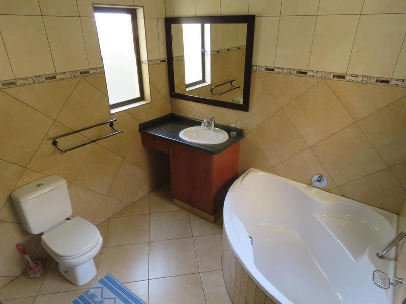 To Let 7 Bedroom Property for Rent in Dainfern Golf Estate Gauteng