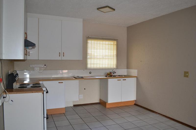 To Let 2 Bedroom Property for Rent in Breaunanda Gauteng