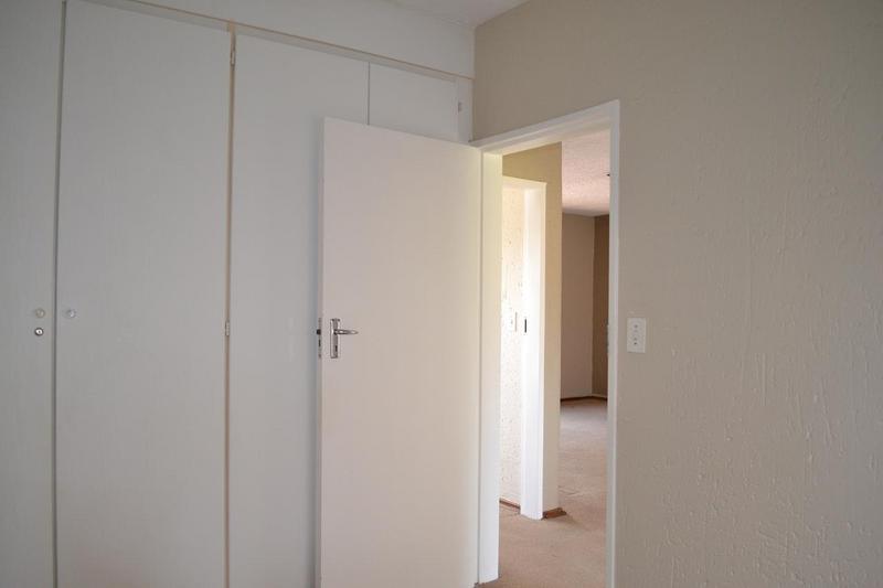 To Let 2 Bedroom Property for Rent in Breaunanda Gauteng