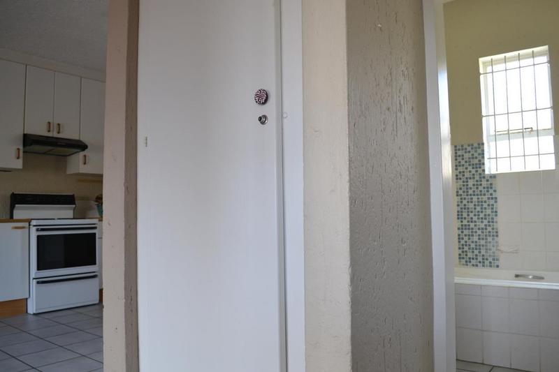 To Let 2 Bedroom Property for Rent in Breaunanda Gauteng