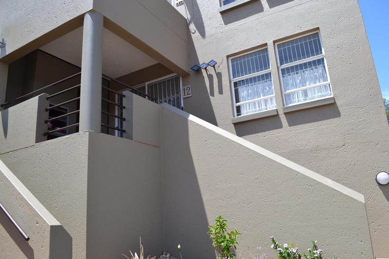 To Let 2 Bedroom Property for Rent in Breaunanda Gauteng