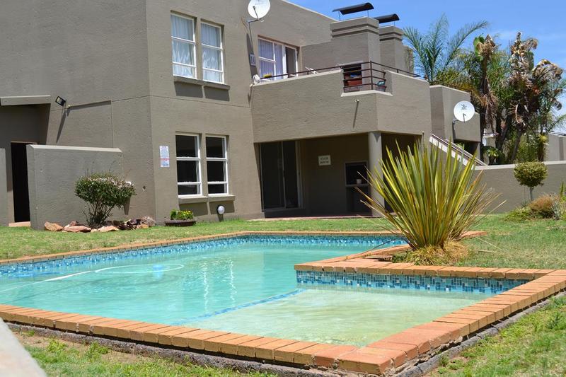 To Let 2 Bedroom Property for Rent in Breaunanda Gauteng