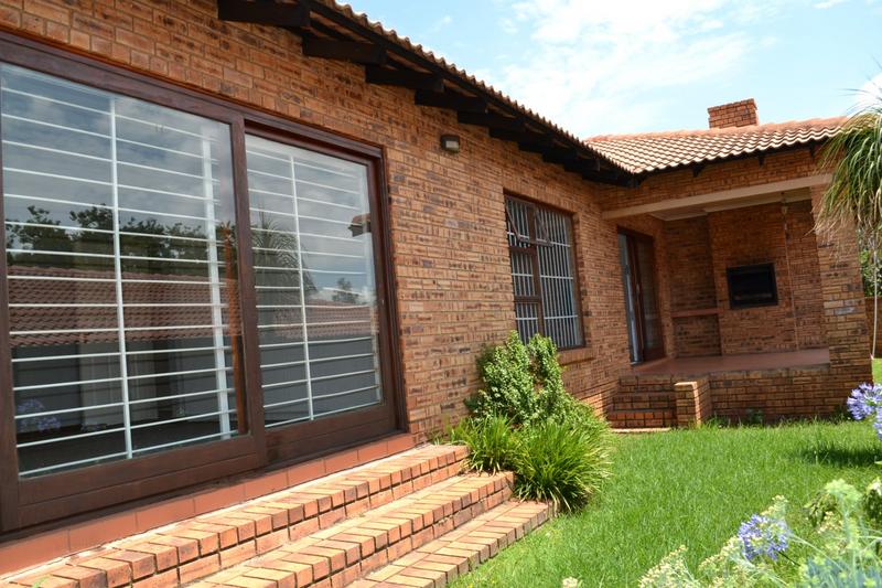 To Let 3 Bedroom Property for Rent in Noordheuwel Gauteng