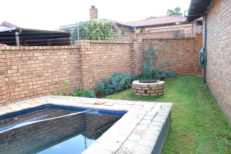 To Let 3 Bedroom Property for Rent in Noordheuwel Gauteng