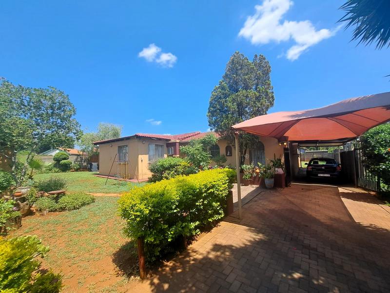 4 Bedroom Property for Sale in Heuweloord Gauteng