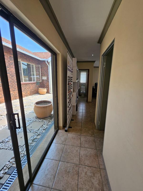 Commercial Property for Sale in Rooihuiskraal Gauteng