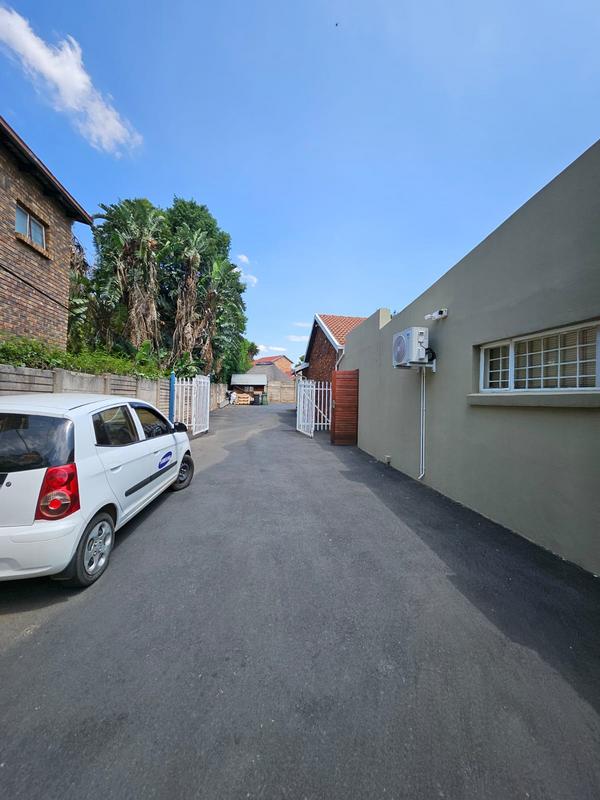 Commercial Property for Sale in Rooihuiskraal Gauteng