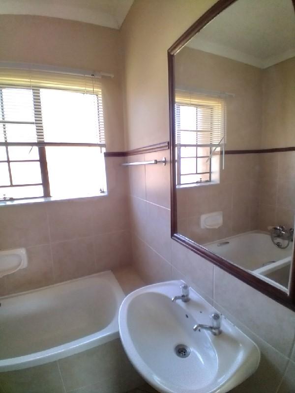 To Let 2 Bedroom Property for Rent in Mooikloof Ridge Gauteng