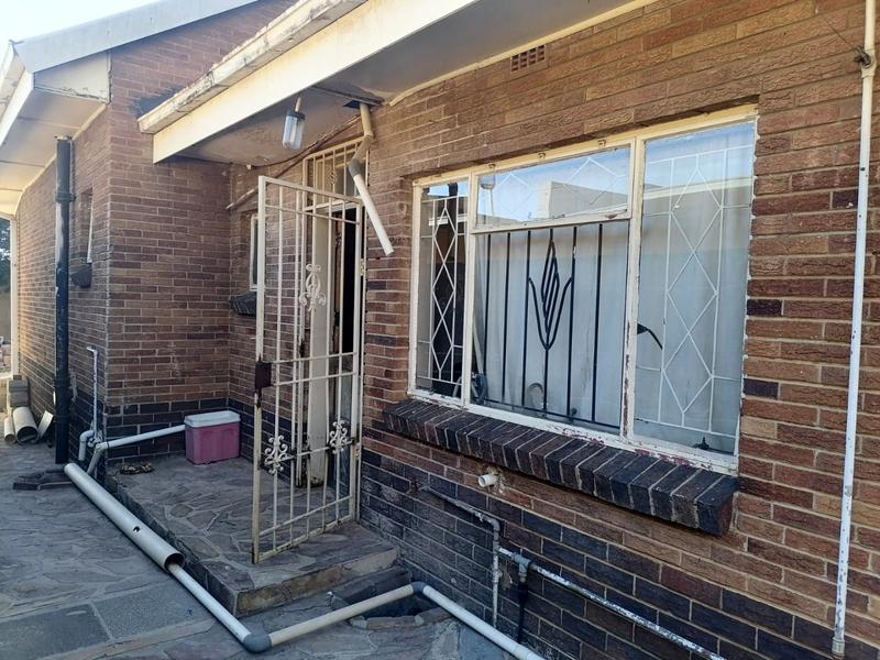 3 Bedroom Property for Sale in Dube Gauteng