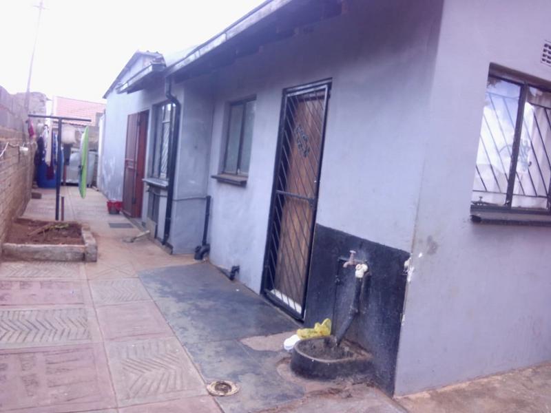 2 Bedroom Property for Sale in Protea Glen Gauteng