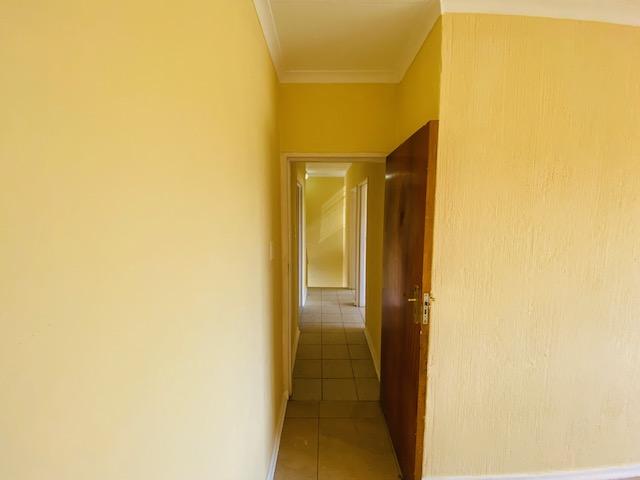 To Let 3 Bedroom Property for Rent in Clayville Gauteng