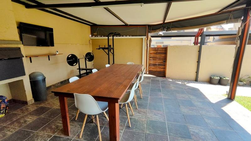 2 Bedroom Property for Sale in Annlin Gauteng