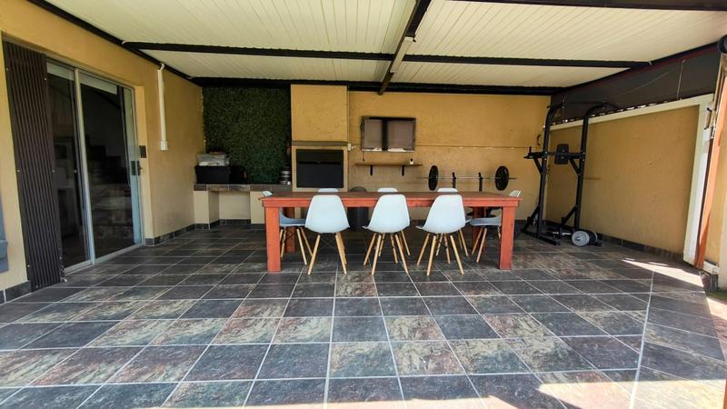 2 Bedroom Property for Sale in Annlin Gauteng