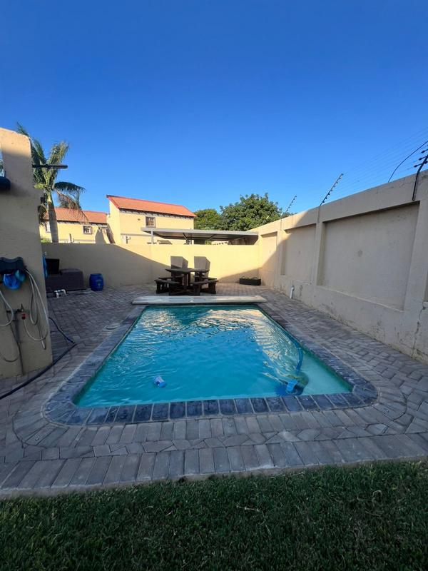 2 Bedroom Property for Sale in Annlin Gauteng